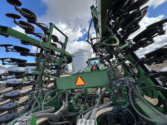 2003 John Deere 1890 Air Seeder