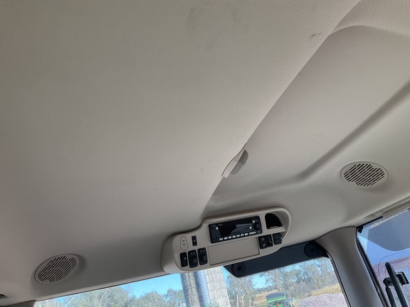 2022 John Deere 6R 195 Tractor