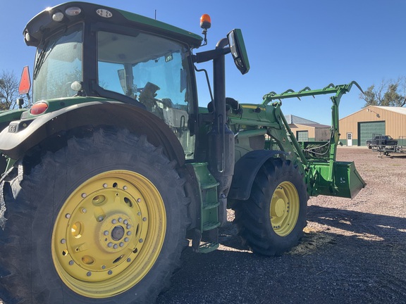 2022 John Deere 6R 195 Tractor