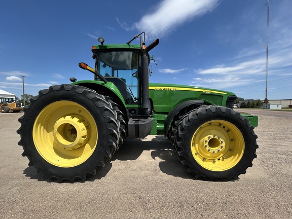 2003 John Deere 8520 Tractor