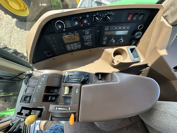 2003 John Deere 8520 Tractor