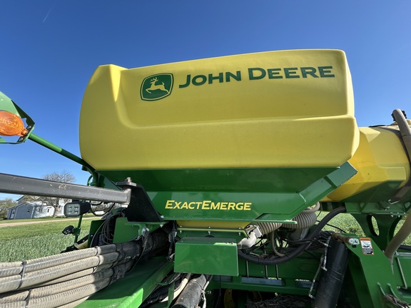 2024 John Deere DB60 Planter