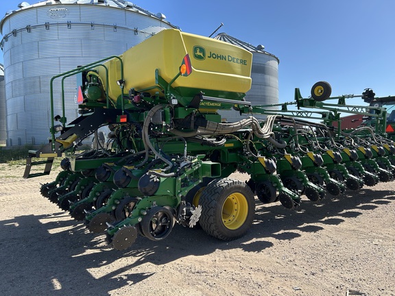 2023 John Deere DB60 Planter