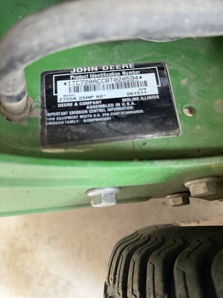 2011 John Deere Z720A Mower/Zero Turn