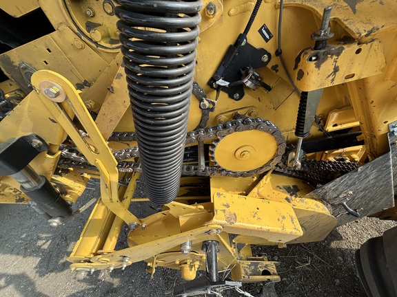2022 New Holland Rollbelt 560 Baler/Round
