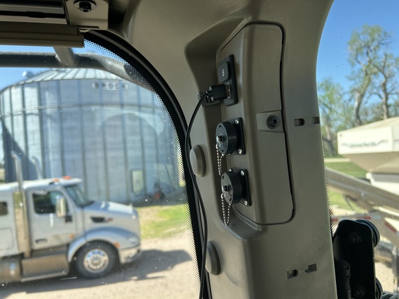 2023 John Deere 8R 410 Tractor