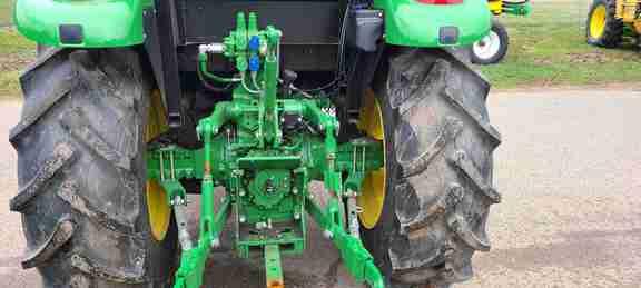 2022 John Deere 5090E Tractor