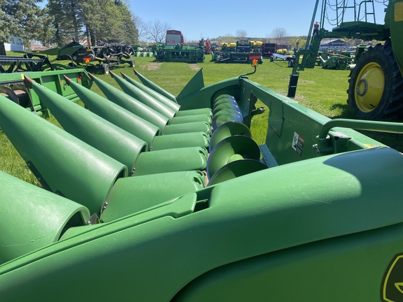 2010 John Deere 608C Header Corn Head