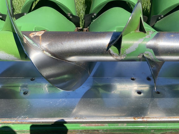 2010 John Deere 608C Header Corn Head