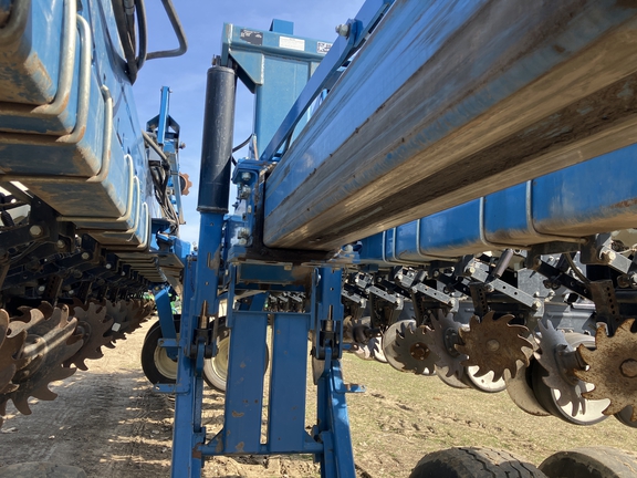 Kinze 3700 Planter