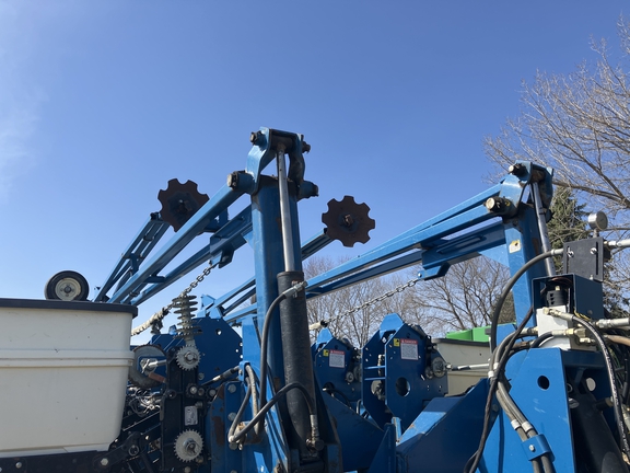 Kinze 3700 Planter