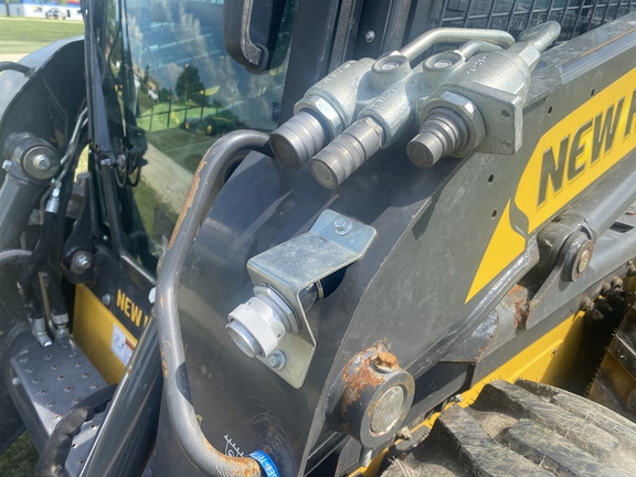 2021 New Holland L318 Skid Steer Loader