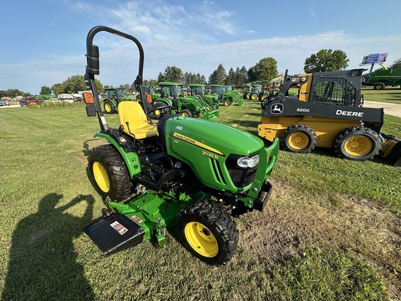 2015 John Deere 2025R Tractor Compact