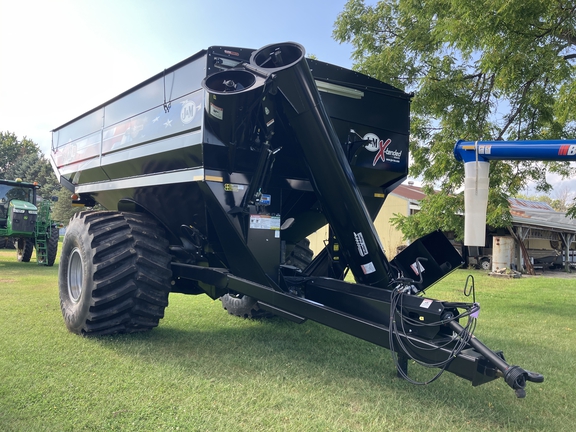 2023 J&M 1112-20S Grain Cart