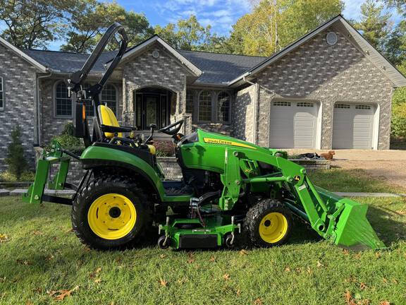 2020 John Deere 2025R Tractor Compact