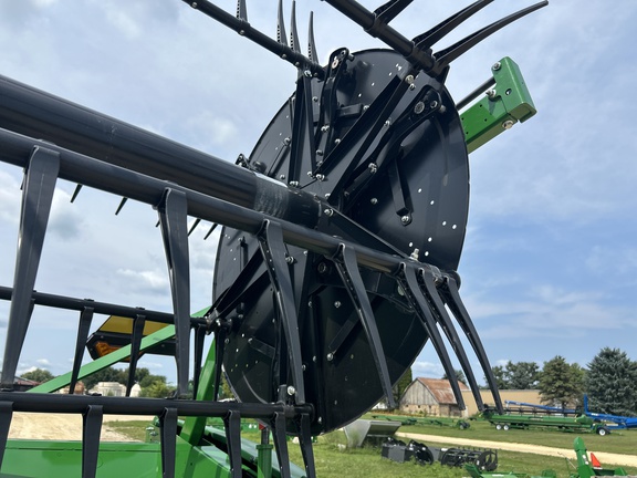 2024 John Deere RD40F Header Combine