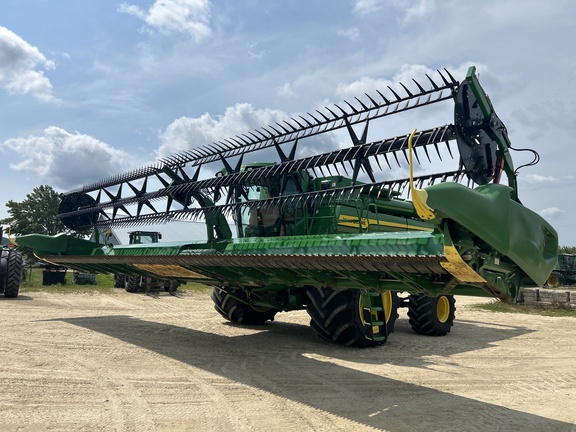 2024 John Deere RD40F Header Combine