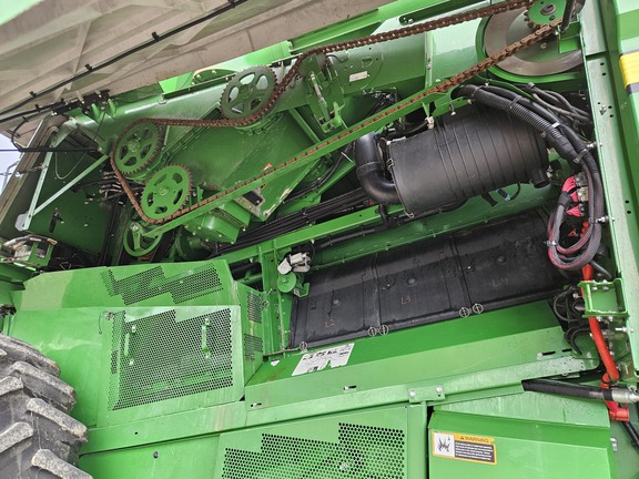 2015 John Deere S680 Combine