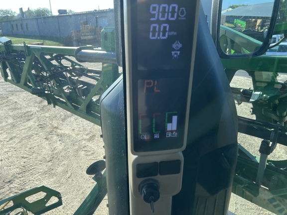 2016 John Deere R4038 Sprayer/High Clearance