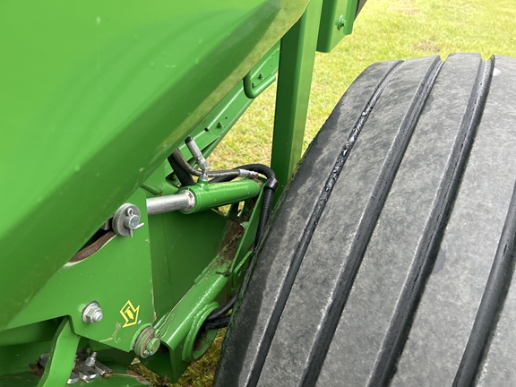 2019 John Deere 560M Baler/Round