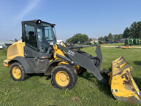 2019 John Deere 324L Compact Utility Loader