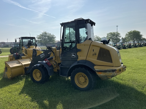 2019 John Deere 324L Compact Utility Loader