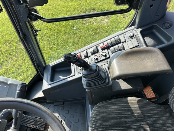 2019 John Deere 324L Compact Utility Loader