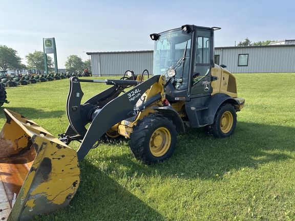 2019 John Deere 324L Compact Utility Loader