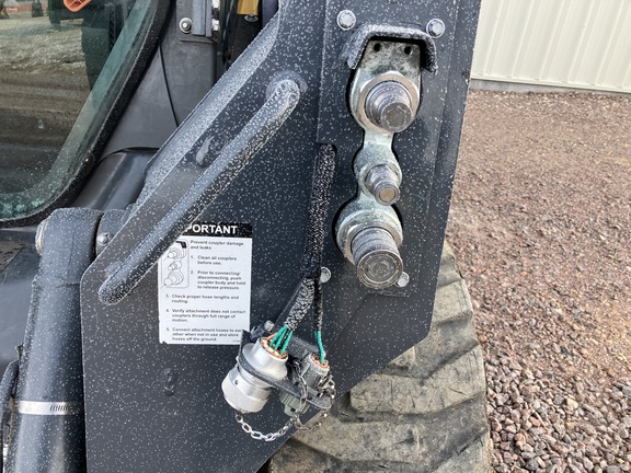 2022 John Deere 324G Skid Steer Loader