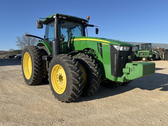 2014 John Deere 8335R Tractor