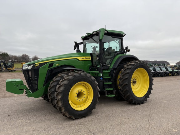 2022 John Deere 8R 370 Tractor