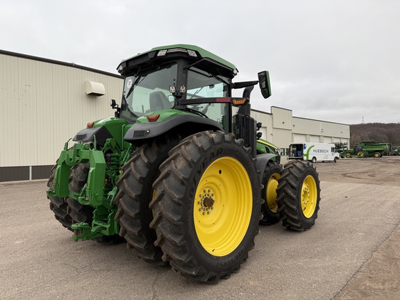 2022 John Deere 8R 370 Tractor