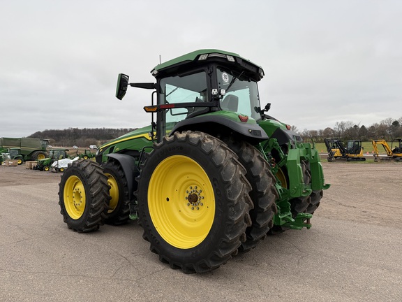 2022 John Deere 8R 370 Tractor