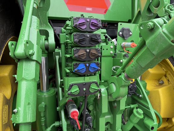 2022 John Deere 8R 370 Tractor