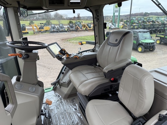 2022 John Deere 8R 370 Tractor