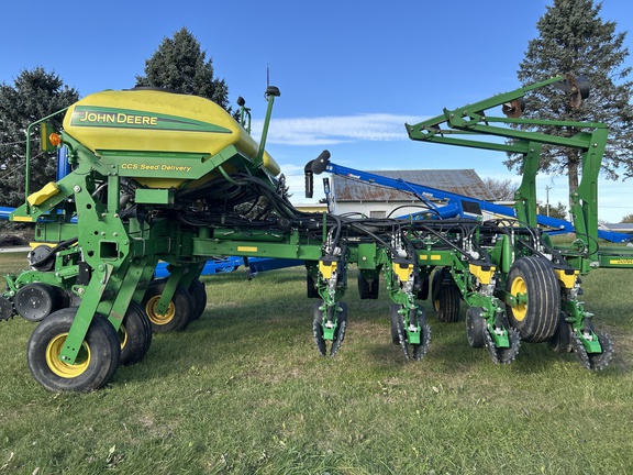 2012 John Deere 1770NT CCS Planter