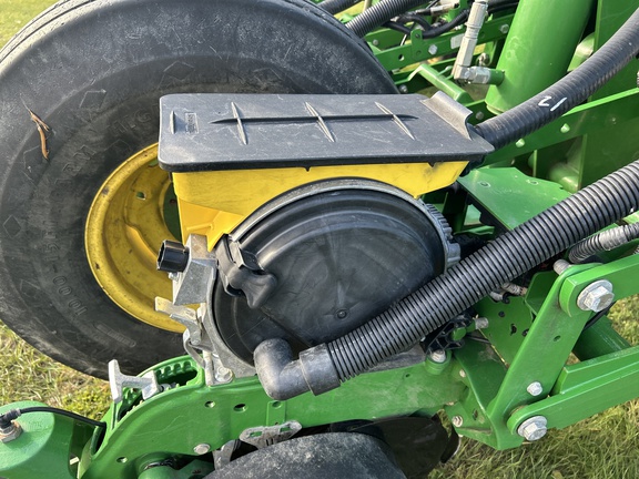 2012 John Deere 1770NT CCS Planter
