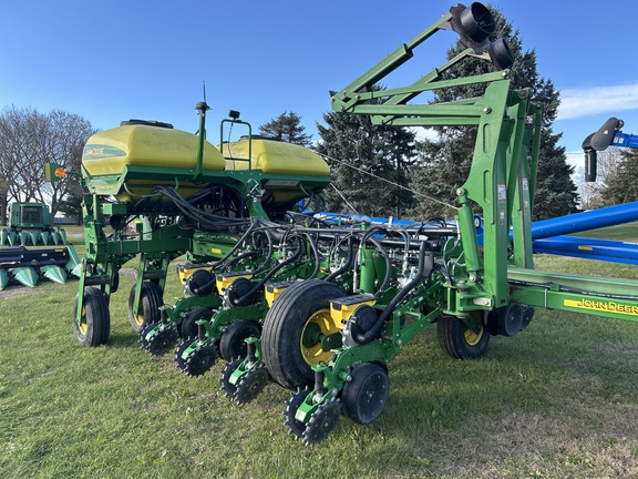 2012 John Deere 1770NT CCS Planter
