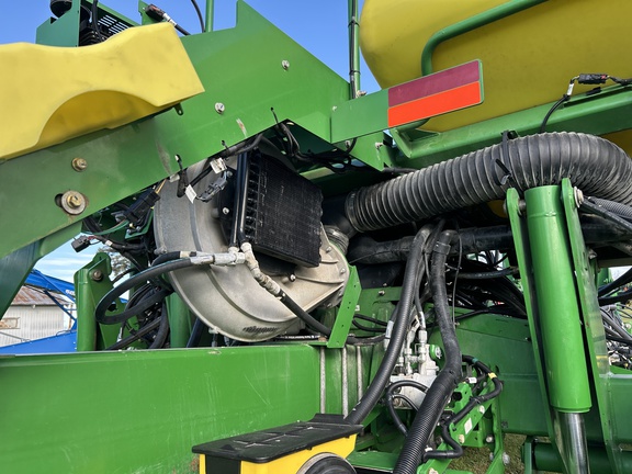 2012 John Deere 1770NT CCS Planter