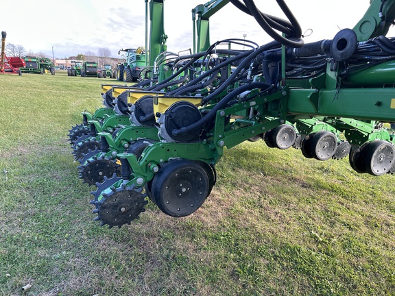 2012 John Deere 1770NT CCS Planter
