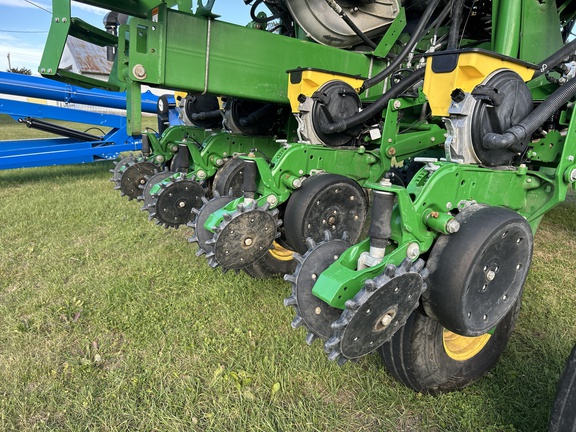 2012 John Deere 1770NT CCS Planter