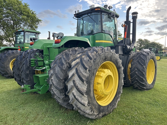 2011 John Deere 9330 Tractor 4WD