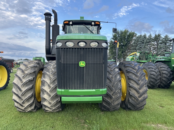 2011 John Deere 9330 Tractor 4WD