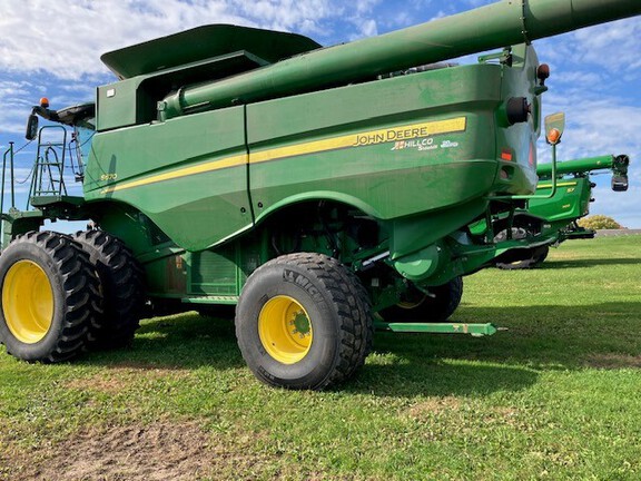 2013 John Deere S670 Combine
