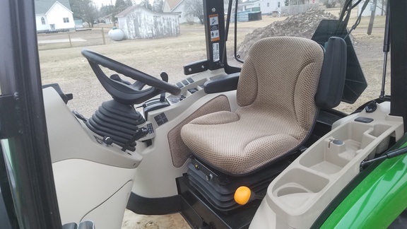 2023 John Deere 3046R Tractor Compact