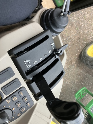 2023 John Deere 3046R Tractor Compact