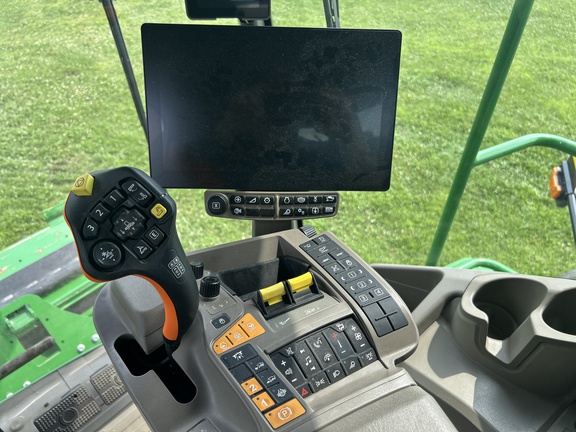2025 John Deere S7 800 Combine