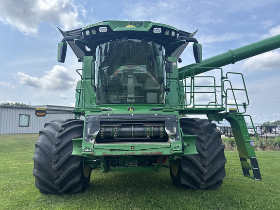 2025 John Deere S7 800 Combine