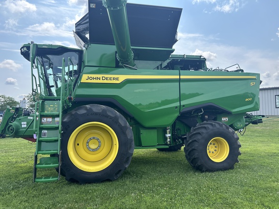 2025 John Deere S7 800 Combine