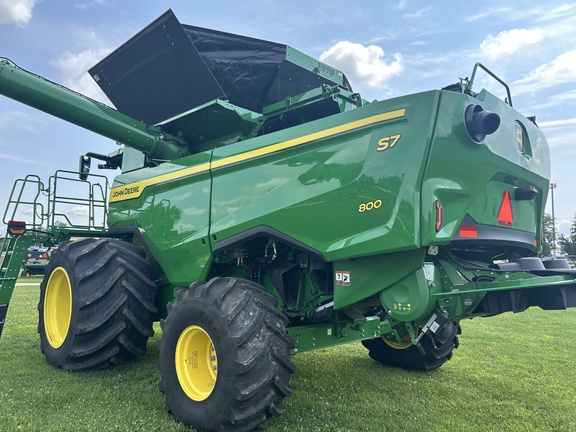 2025 John Deere S7 800 Combine